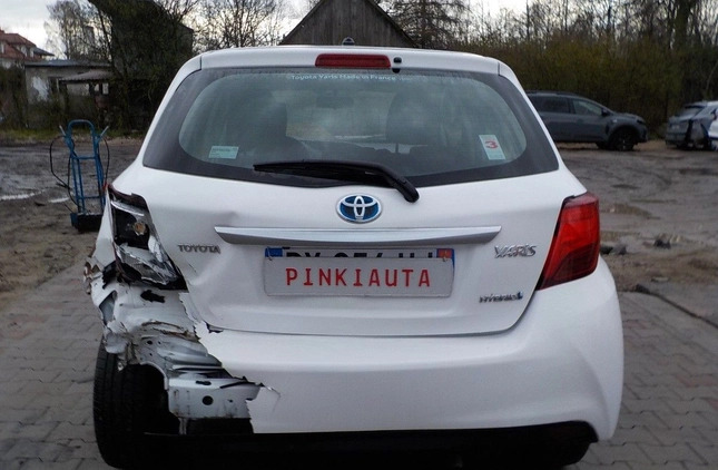 Toyota Yaris cena 26900 przebieg: 133543, rok produkcji 2016 z Pszów małe 277
